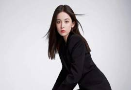 中国内地新疆乌鲁木齐市影视女演员古力娜扎性感前卫高清桌面壁纸