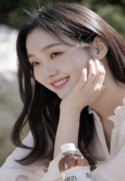 韩国女演员金高银清新优雅写真手机壁纸