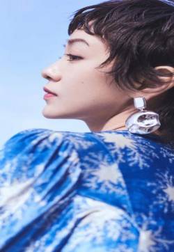高清中国台湾影视女演员郭采洁时尚俏皮写真图片桌面壁纸第张