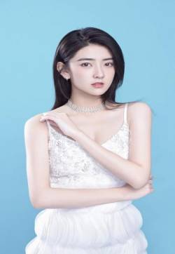 高清中国内地河北省石家庄女演员梁洁盛夏清爽高清手机壁纸