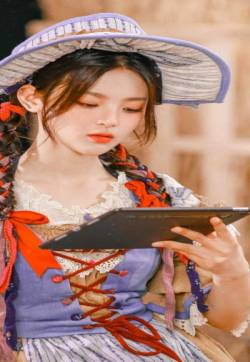 高清江苏性感女星杨超越甜美可爱高清手机壁纸