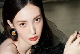 中国大陆山东济南女演员平面模特金晨性感露肩写真桌面壁纸
