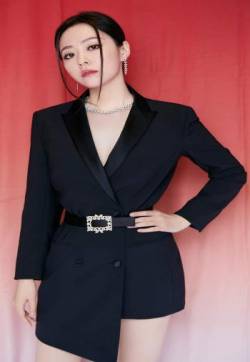 高清黑龙江省伊春美女张靓颖气质魅力写真手机壁纸