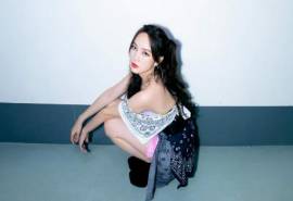 孟佳性感甜酷写真桌面壁纸