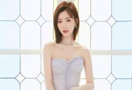 高清中国天津女演员毛晓彤紫色长裙优雅写真桌面壁纸