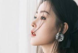 高清哈尔滨新生代女演员张天爱吊带裙性感写真桌面壁纸