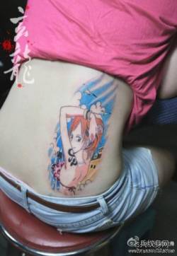 美女腰部漂亮的海贼王娜美纹身图案_腰部纹身图案大全_纹身图吧